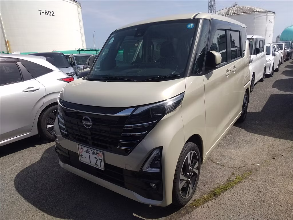 NISSAN ROOX