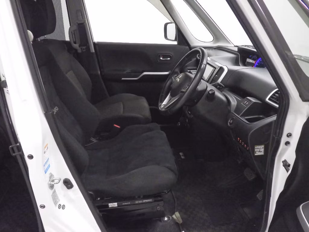 MITSUBISHI DELICA D:2