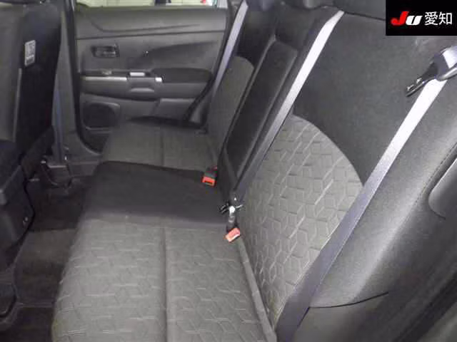 MITSUBISHI RVR