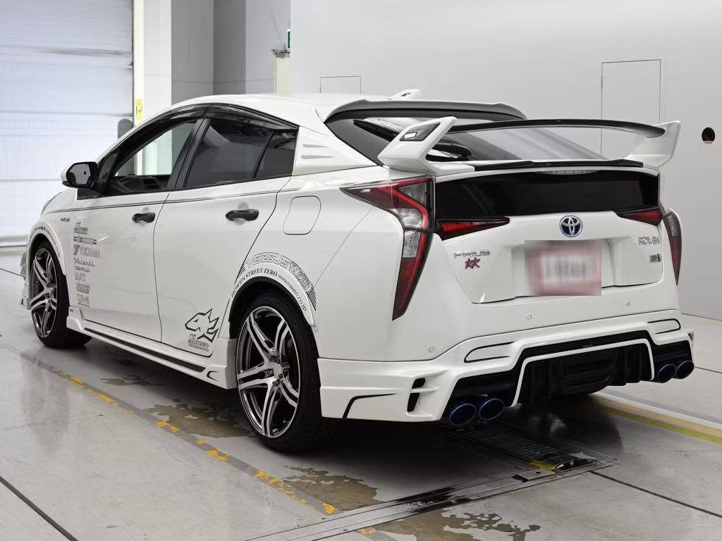 TOYOTA PRIUS