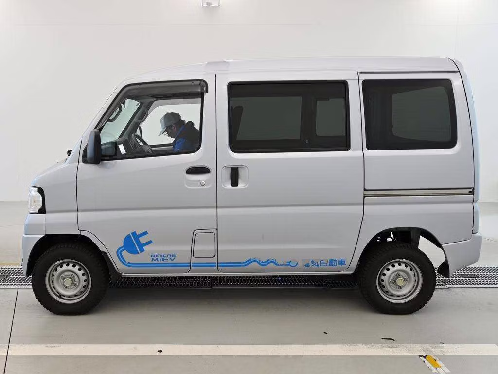 MITSUBISHI MINICAB MIEV