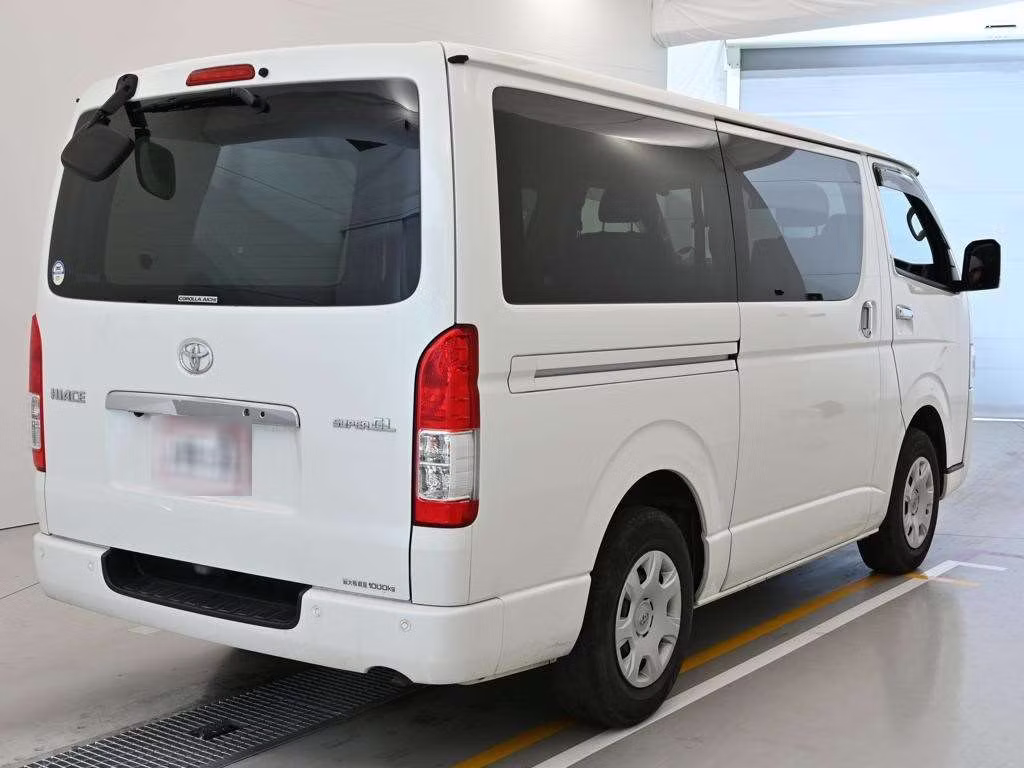 TOYOTA REGIUS ACE