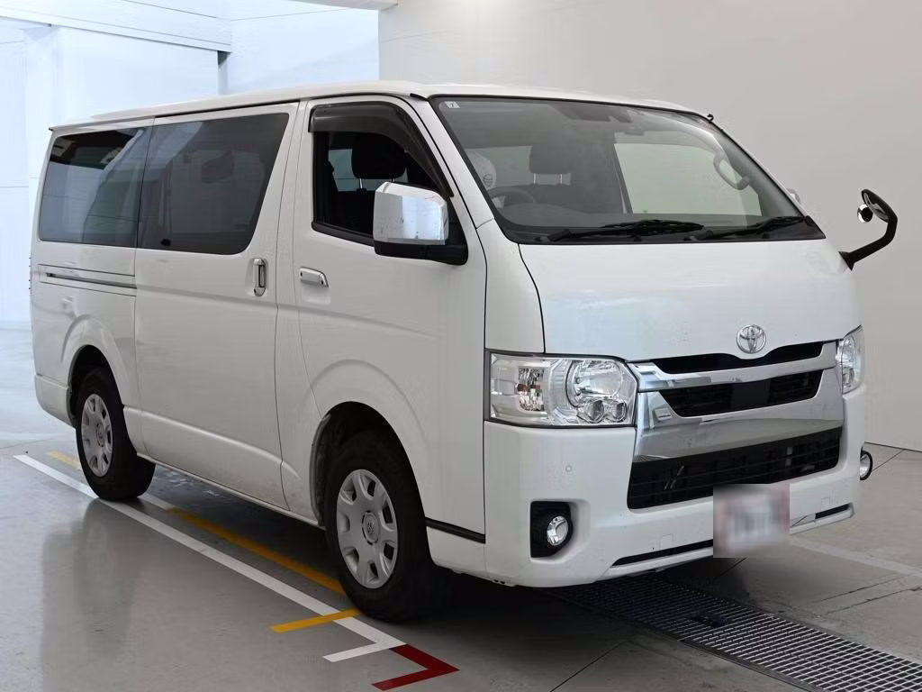 TOYOTA REGIUS ACE