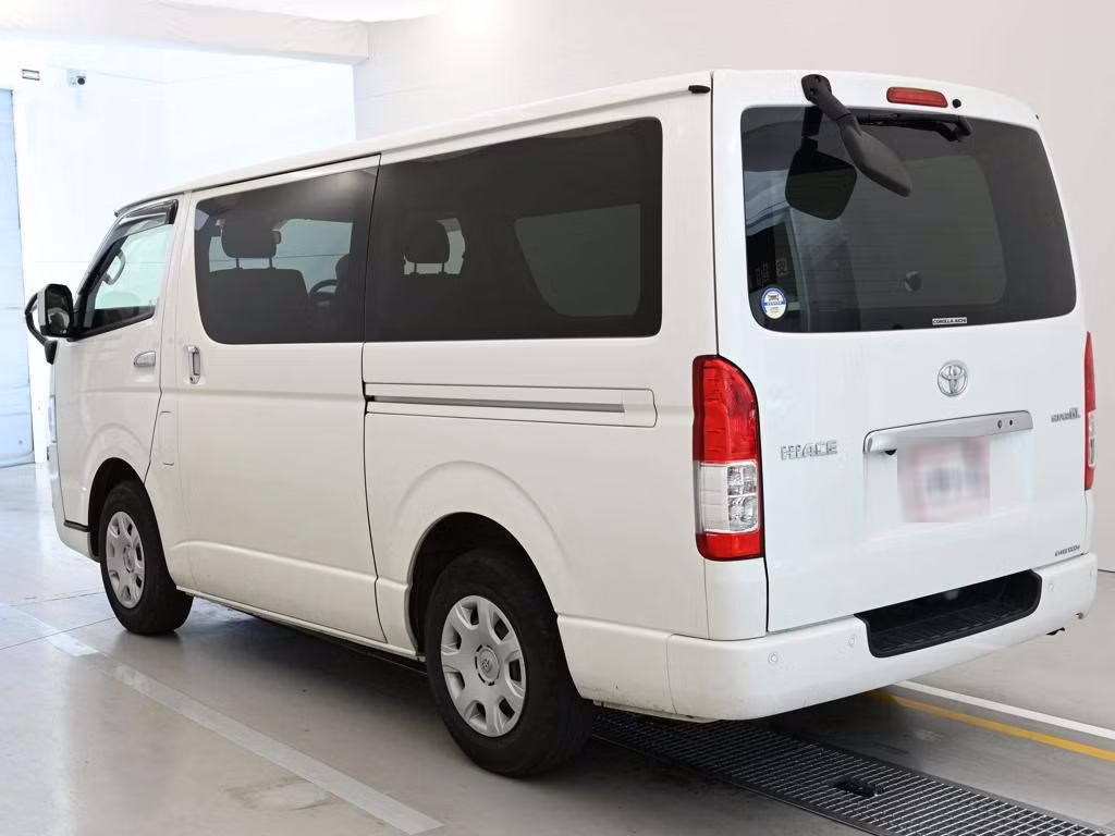 TOYOTA REGIUS ACE