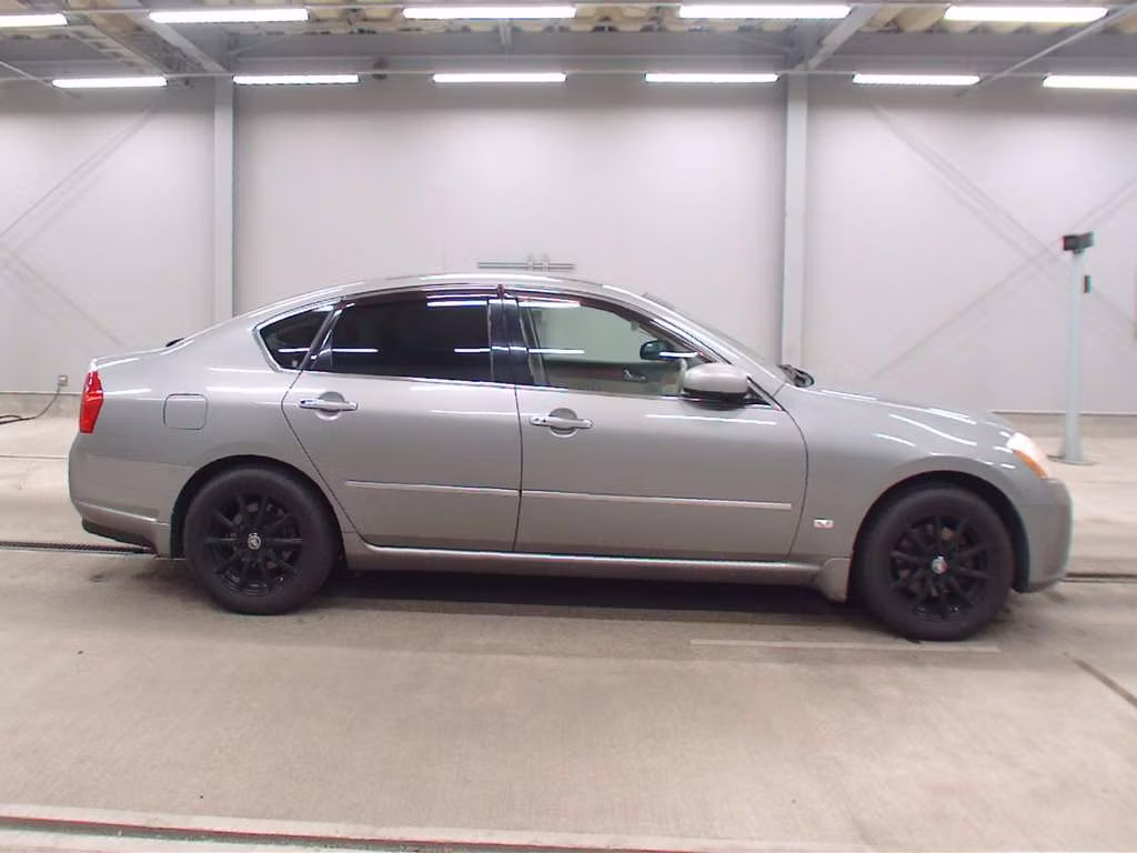 NISSAN FUGA