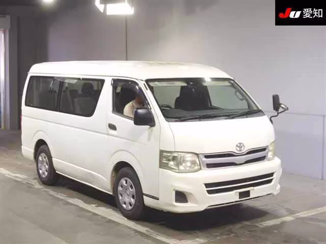 TOYOTA HIACE