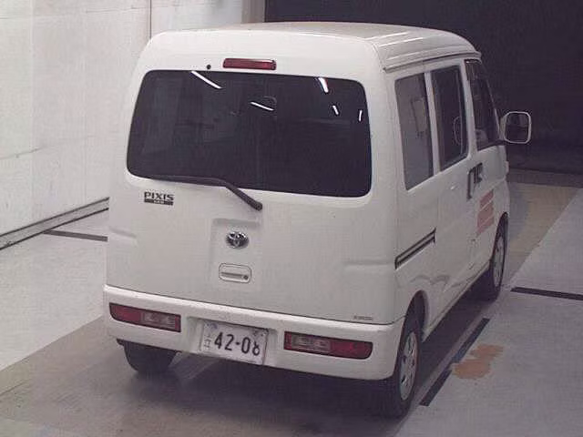 TOYOTA PIXIS VAN