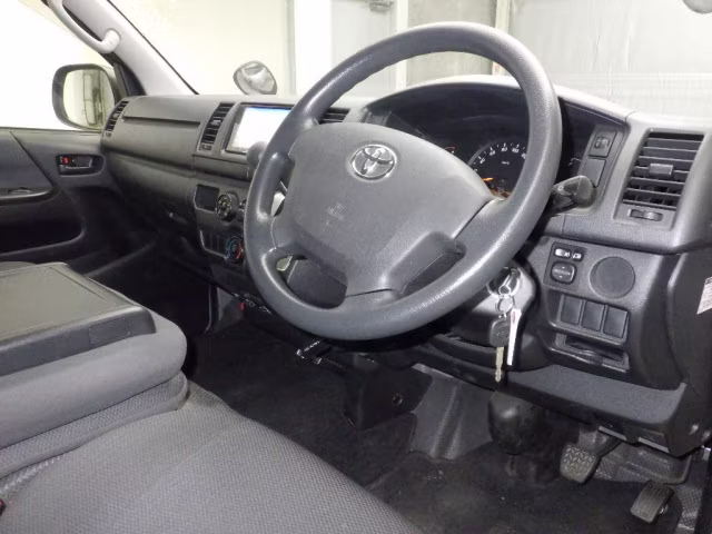 TOYOTA REGIUS ACE