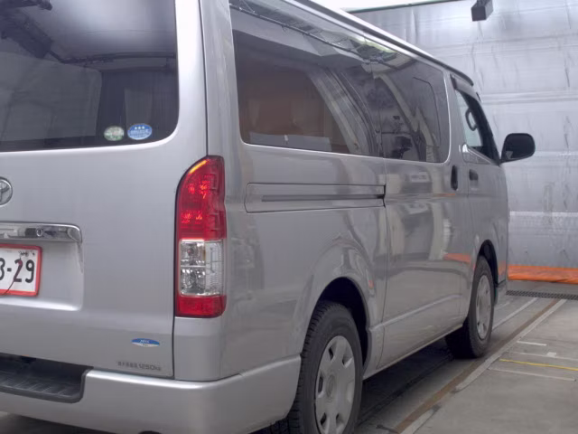 TOYOTA REGIUS ACE