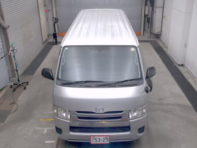 TOYOTA REGIUS ACE