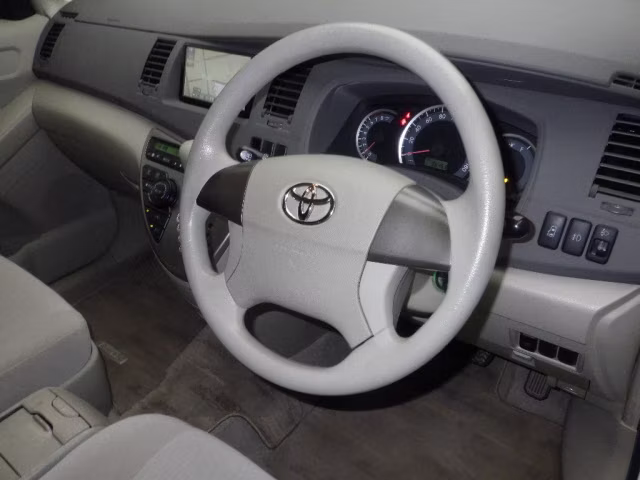 TOYOTA ISIS