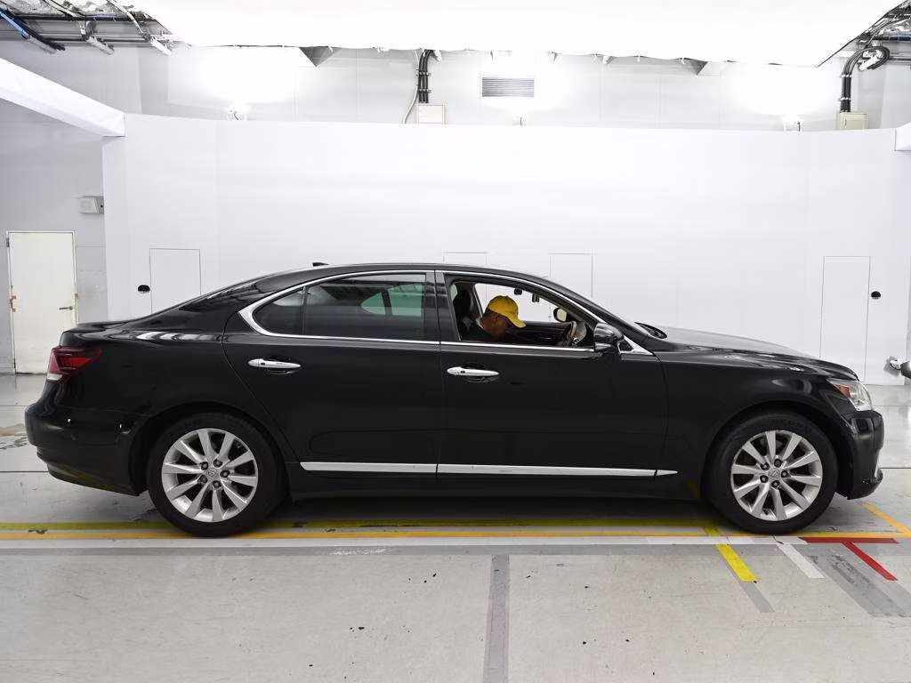 LEXUS LS460