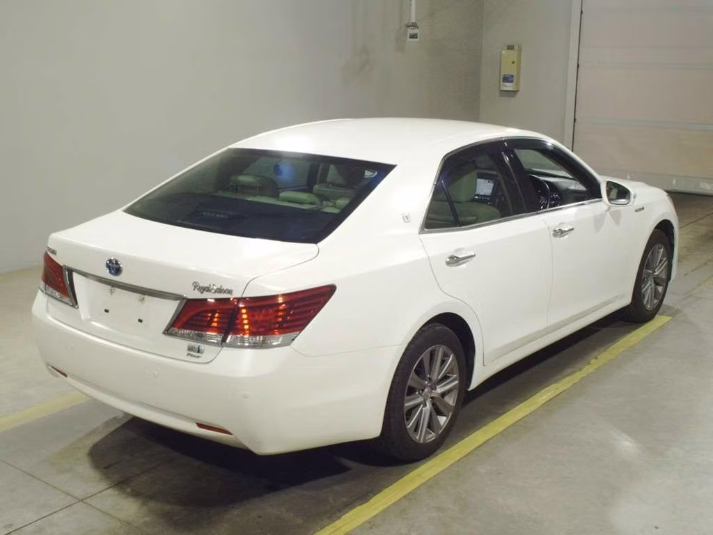 TOYOTA CROWN