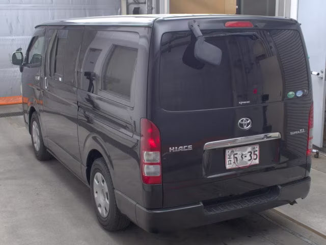 TOYOTA REGIUS ACE