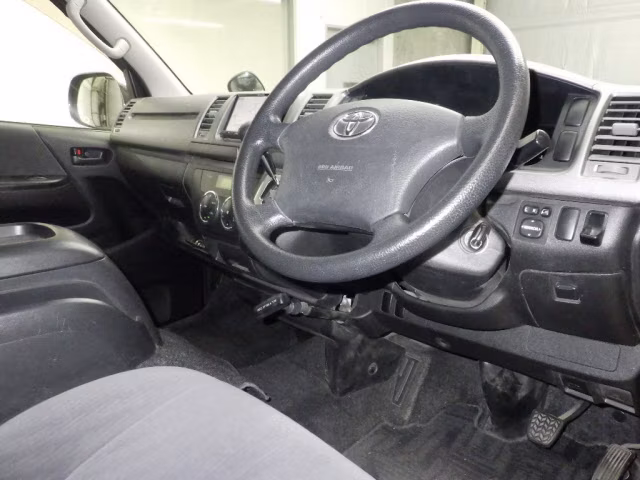 TOYOTA REGIUS ACE