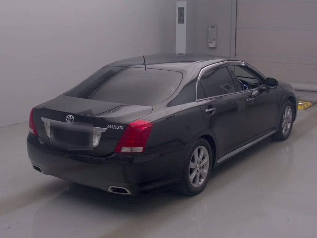 TOYOTA CROWN MAJESTA