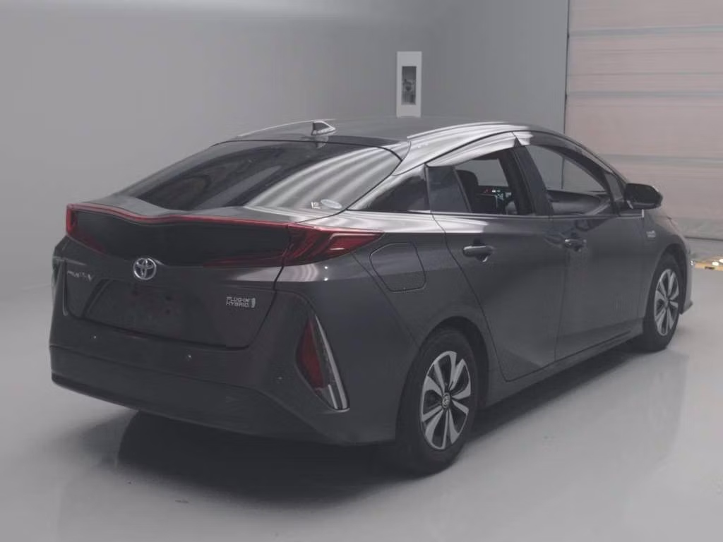 TOYOTA PRIUS PHV