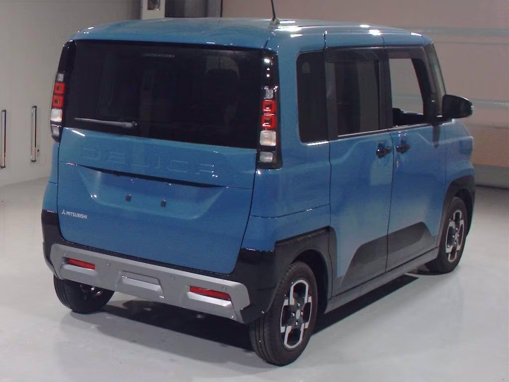 MITSUBISHI DELICA MINI