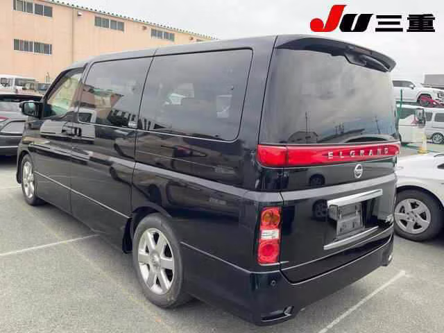 NISSAN ELGRAND