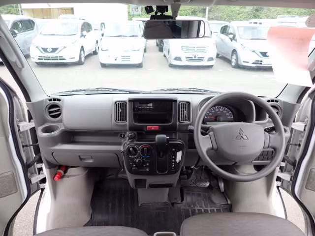 MITSUBISHI MINICAB