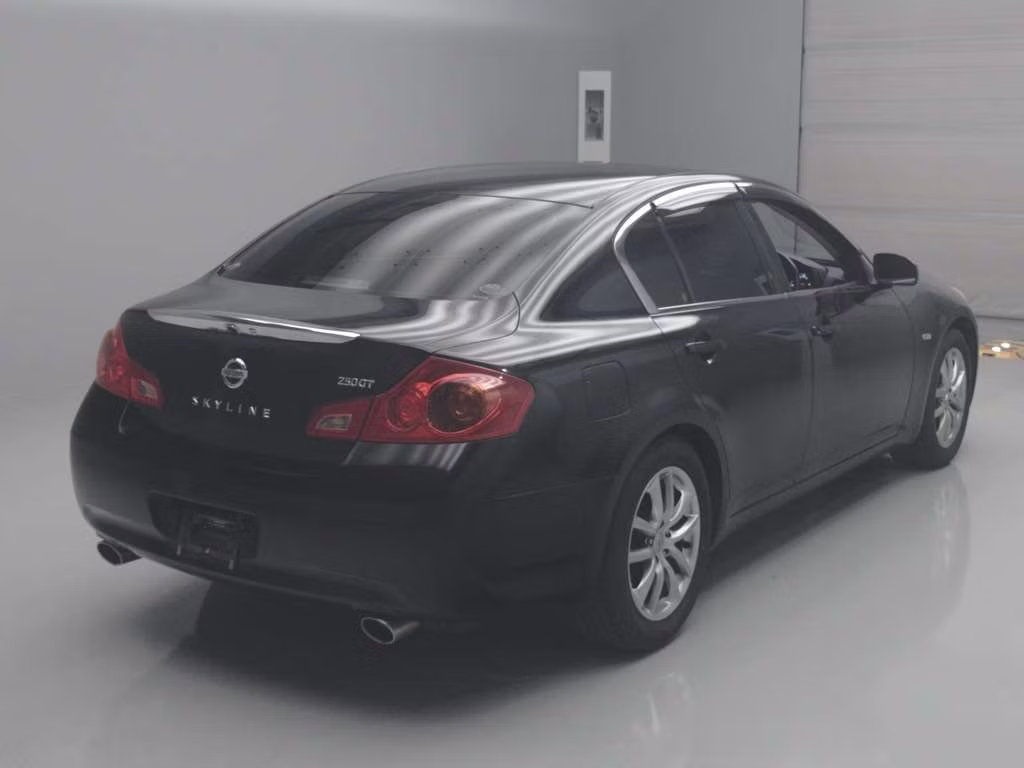 NISSAN SKYLINE