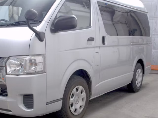 TOYOTA REGIUS ACE