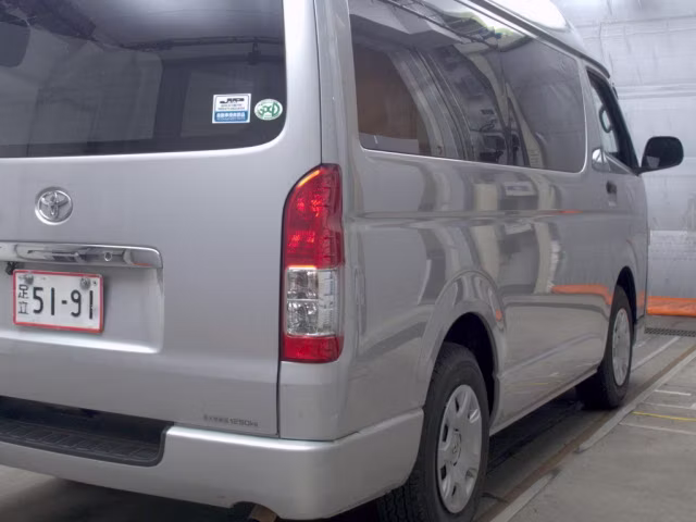 TOYOTA REGIUS ACE
