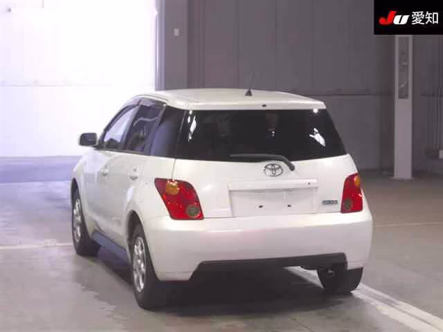 TOYOTA IST