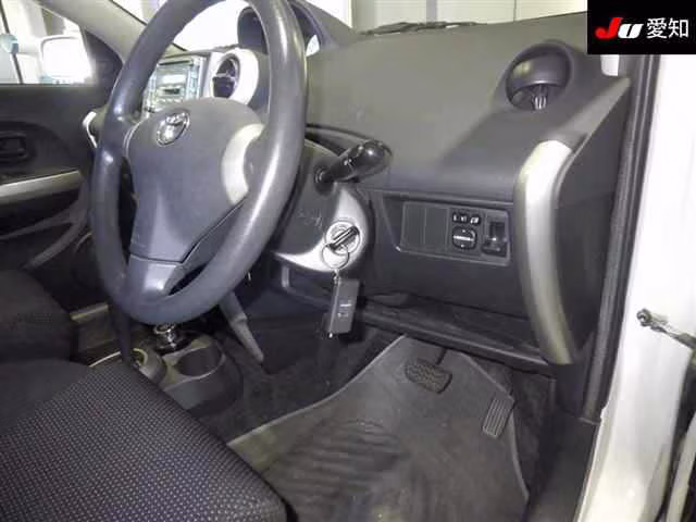 TOYOTA IST