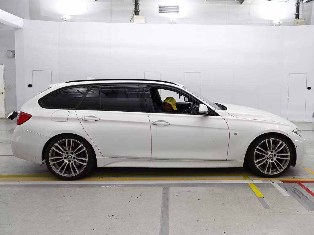 BMW 3-SERIES
