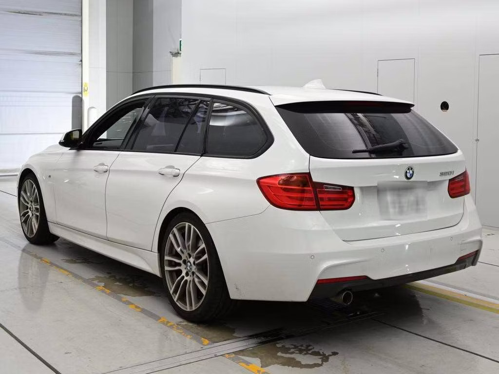 BMW 3-SERIES