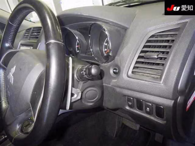 MITSUBISHI RVR