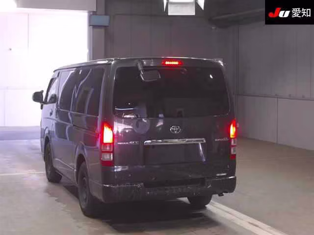 TOYOTA REGIUS ACE