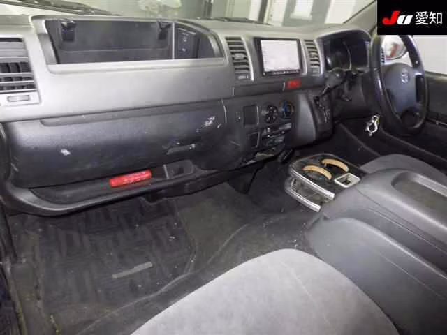 TOYOTA REGIUS ACE