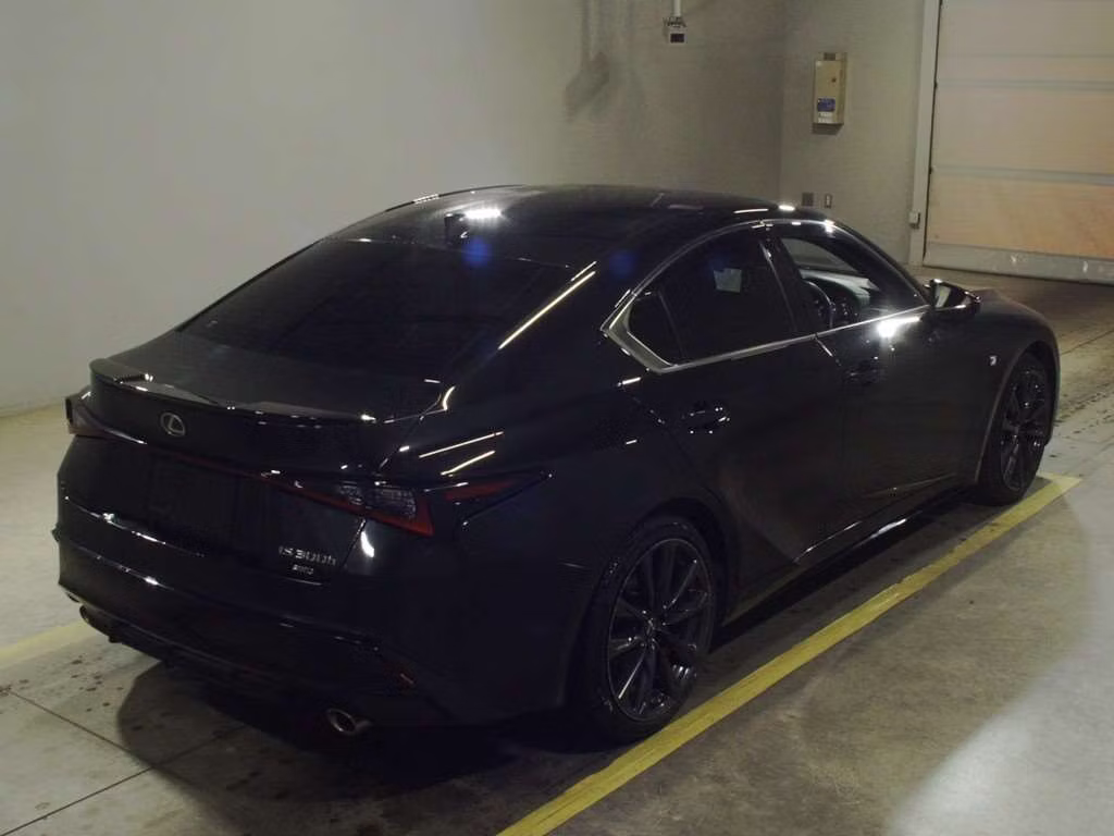 LEXUS IS300H