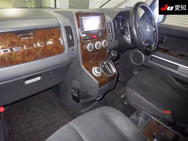 MITSUBISHI DELICA D:5