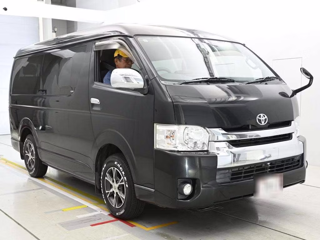 TOYOTA HIACE