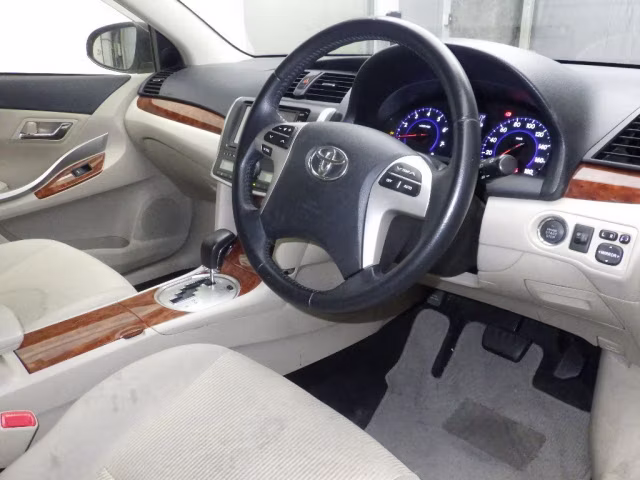 TOYOTA PREMIO