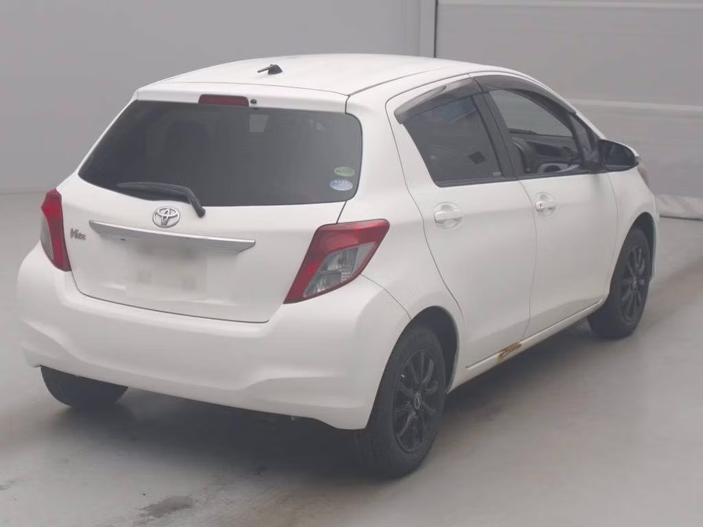 TOYOTA VITZ