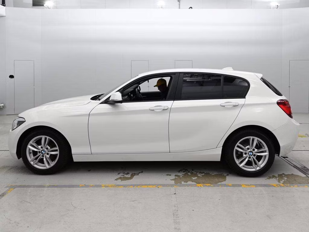 BMW 1-SERIES