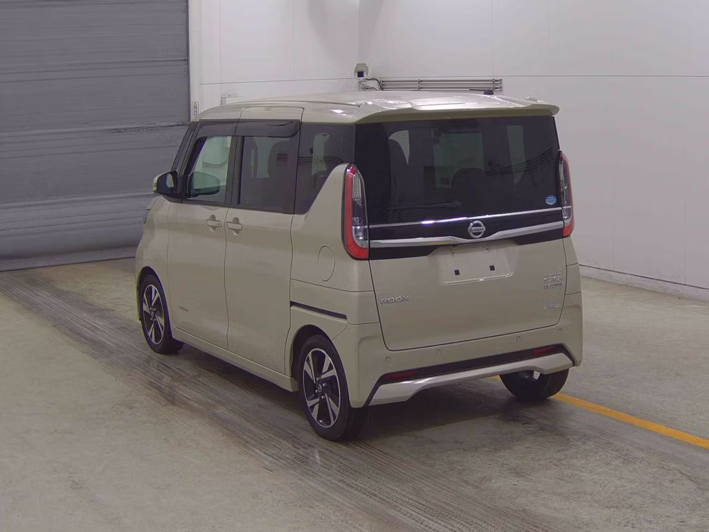 NISSAN ROOX