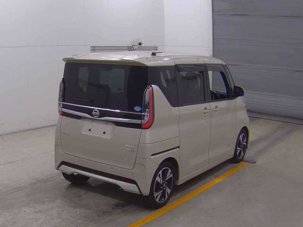 NISSAN ROOX