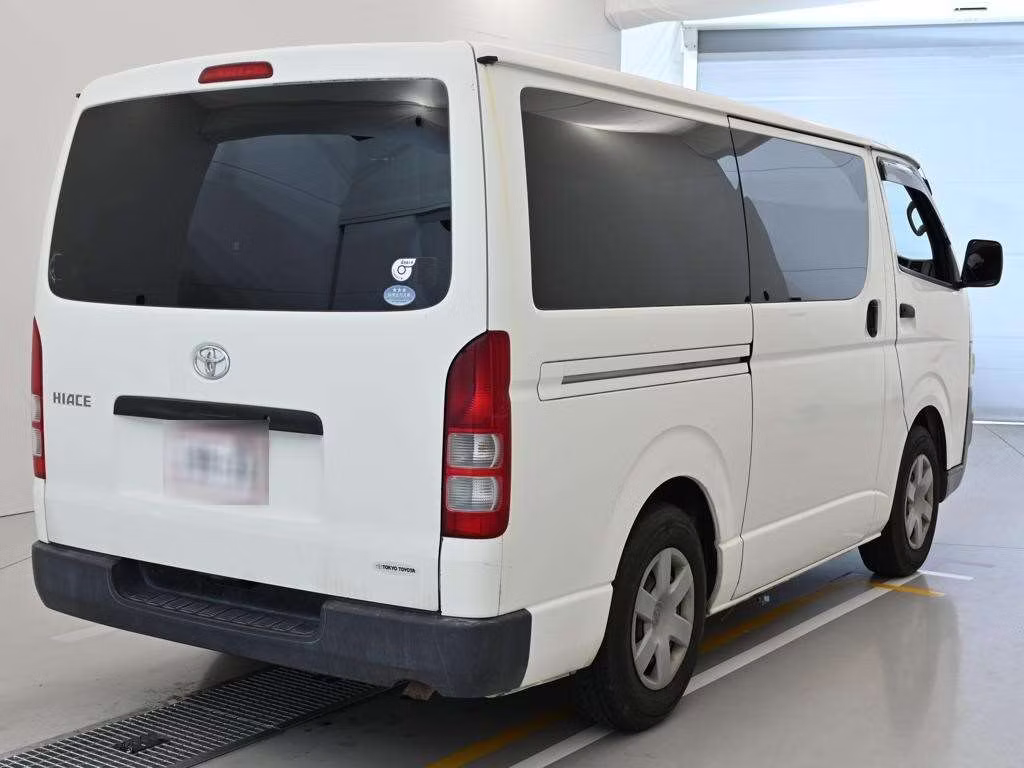 TOYOTA REGIUS ACE