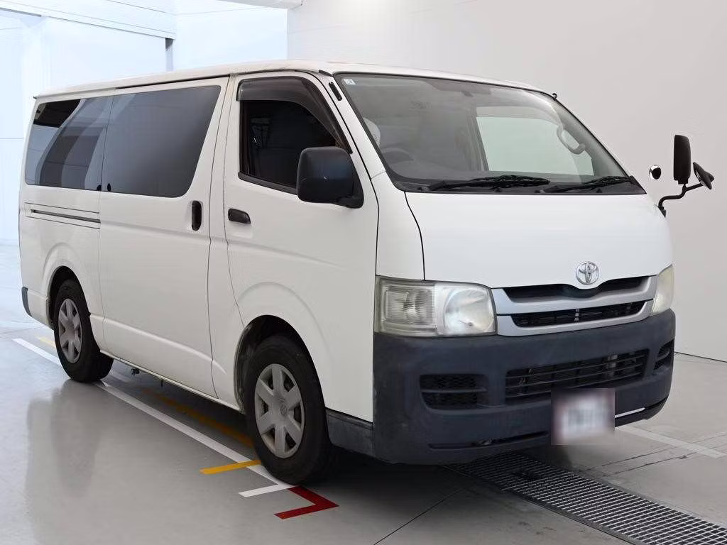 TOYOTA REGIUS ACE