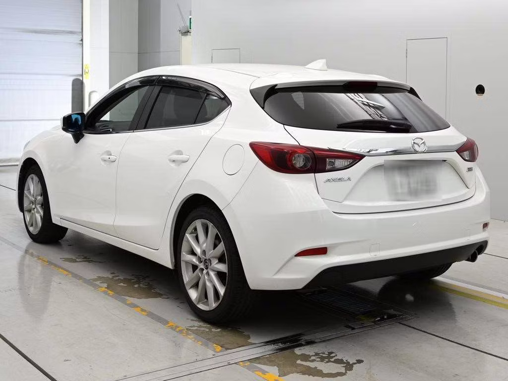 MAZDA AXELA