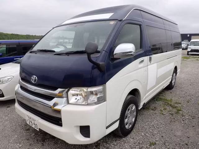 TOYOTA HIACE