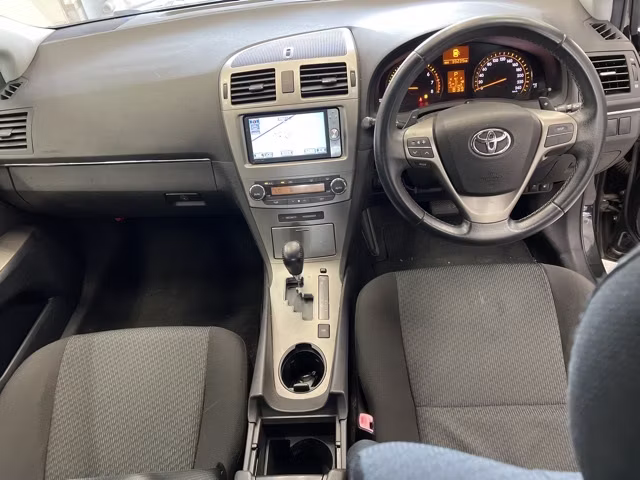 TOYOTA AVENSIS