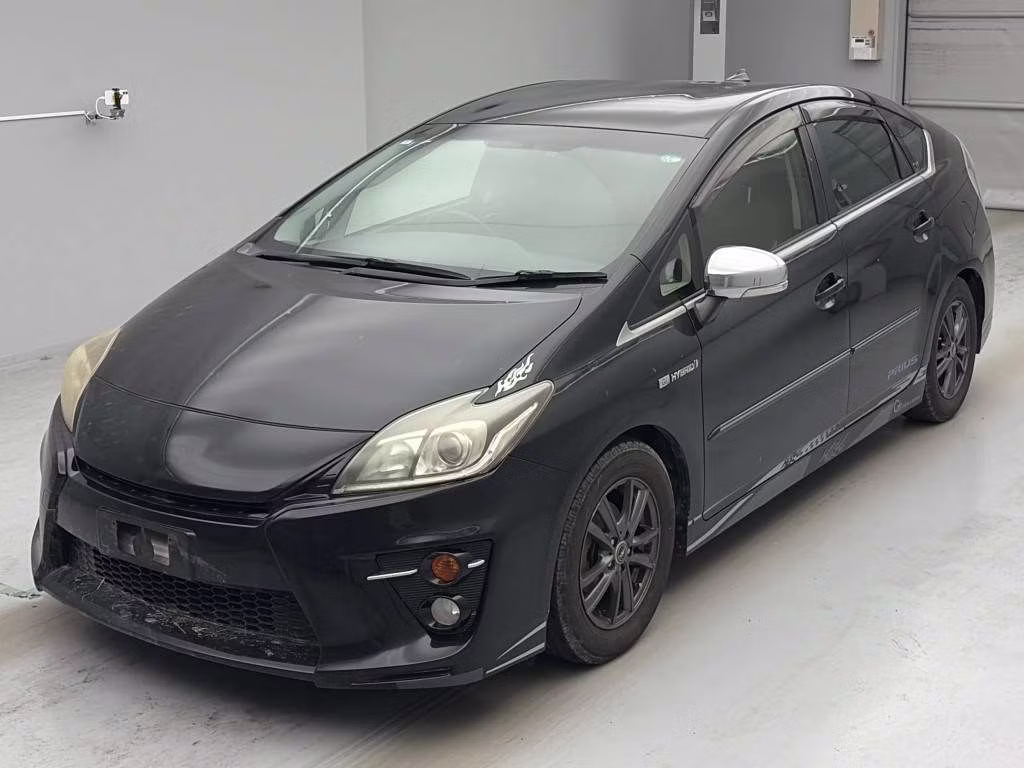 TOYOTA PRIUS