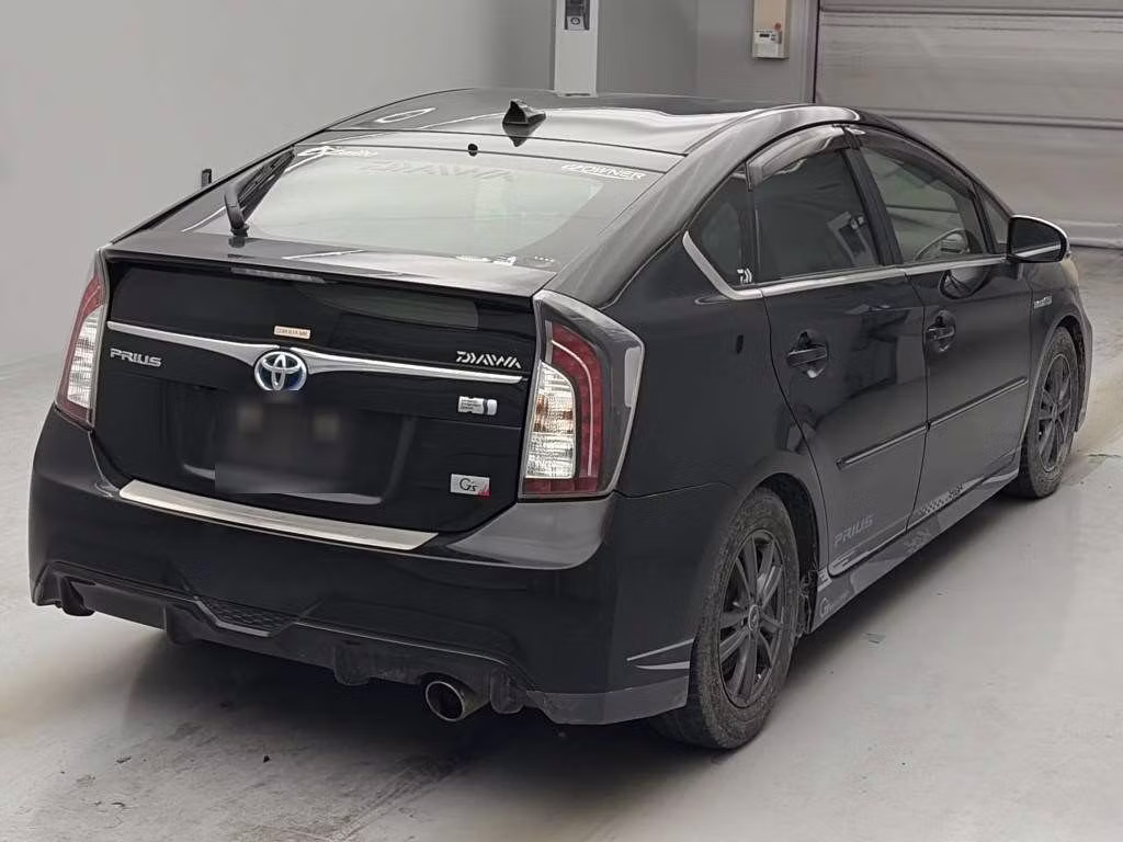 TOYOTA PRIUS