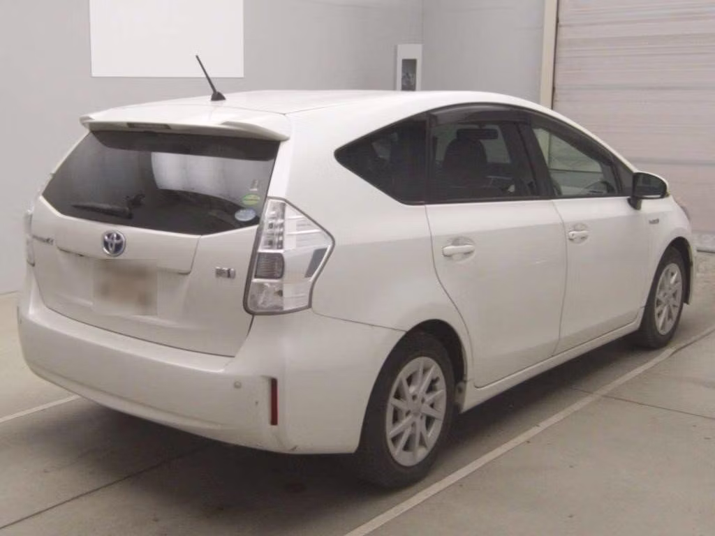TOYOTA PRIUS ALPHA